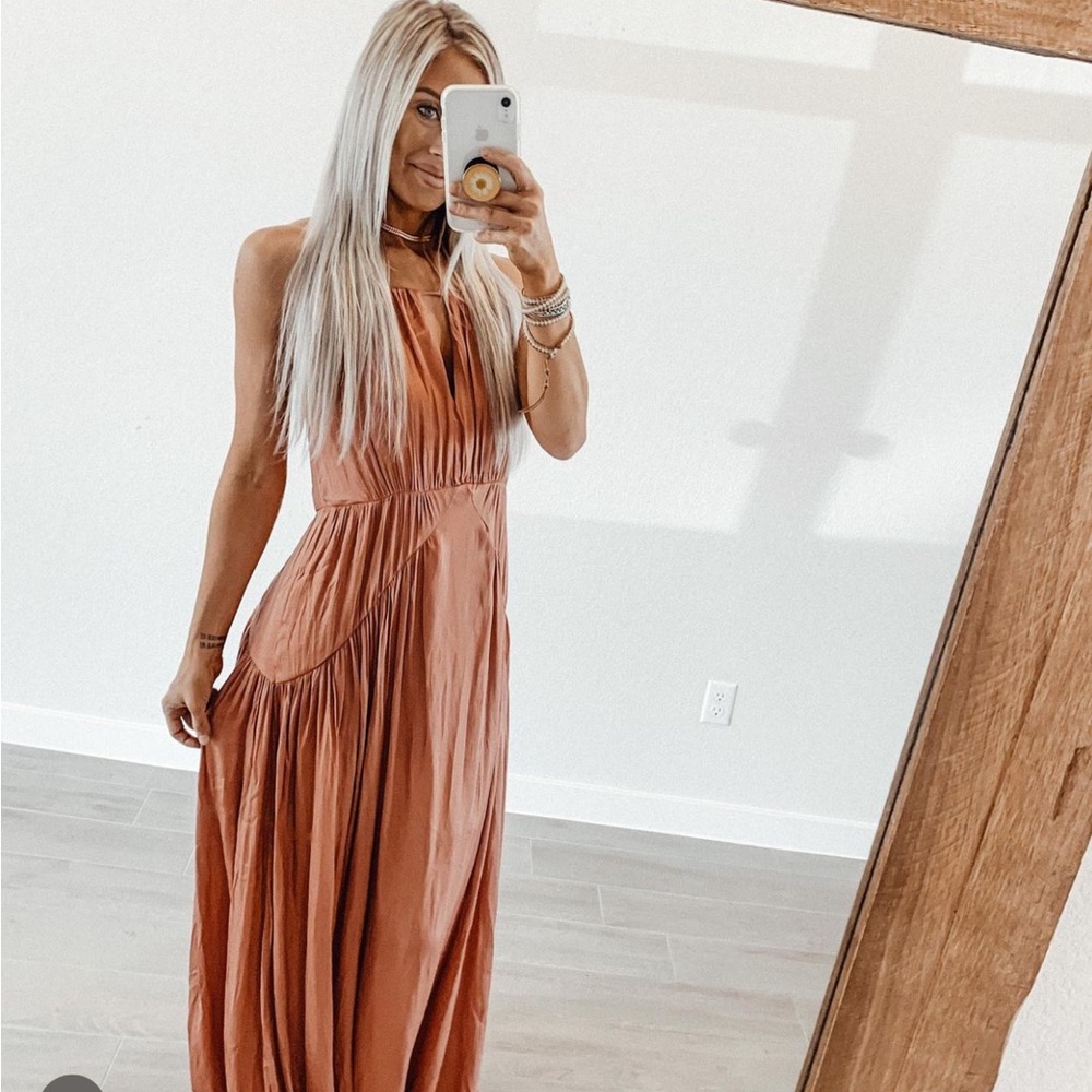 Desert rose maxi dress size small